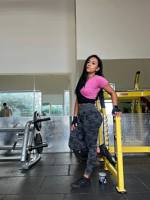 Retro Fitness Picture 7