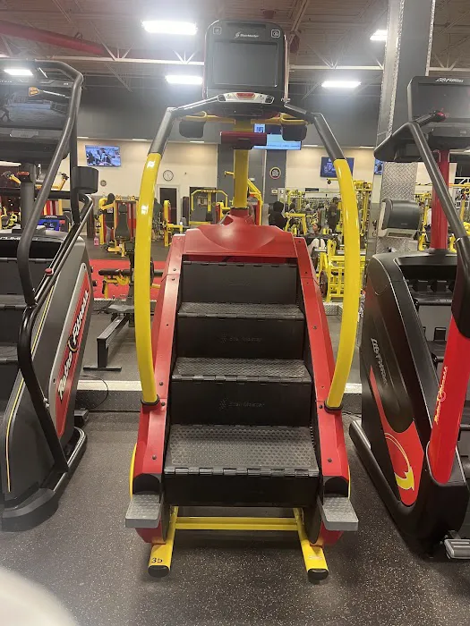 Retro Fitness Picture 8
