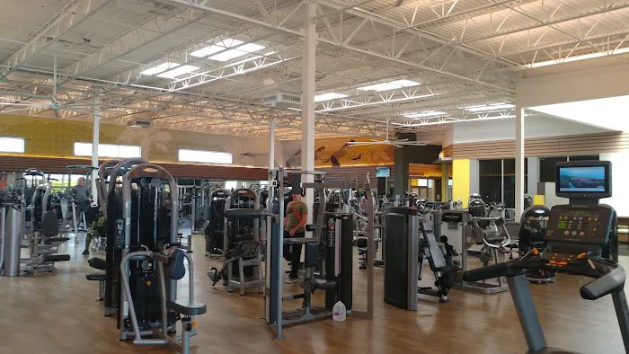 LA Fitness Picture 1