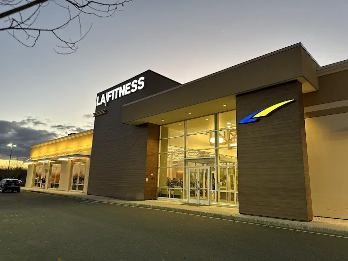 LA Fitness Picture 4