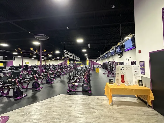 Planet Fitness Picture 10