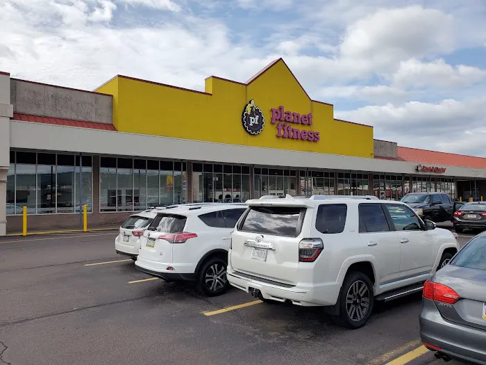 Planet Fitness Picture 2