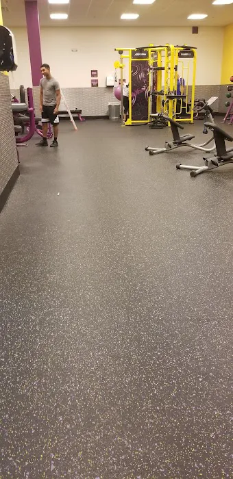 Planet Fitness Picture 9