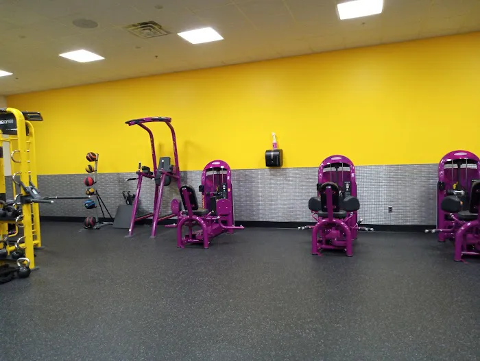 Planet Fitness Picture 6