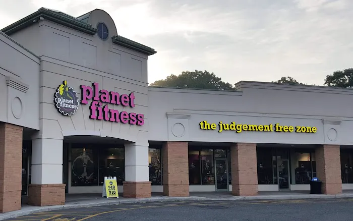 Planet Fitness Picture 10
