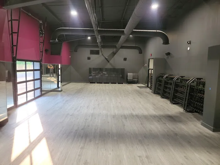 Crunch Fitness - Marlboro Picture 5