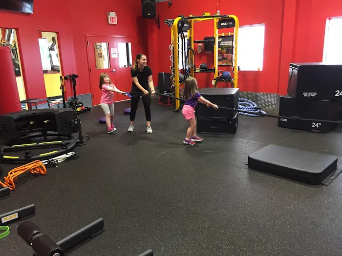 Retro Fitness Picture 5