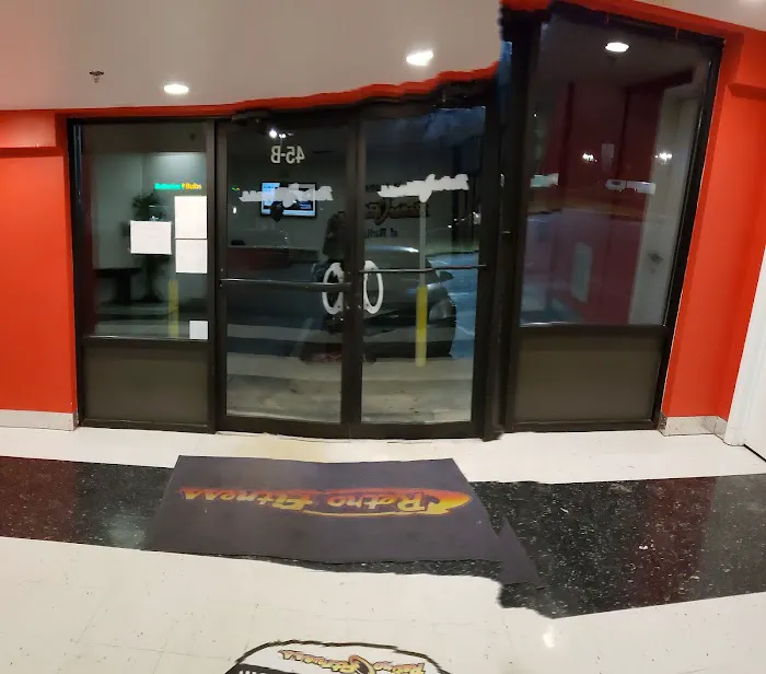 Retro Fitness Picture 3