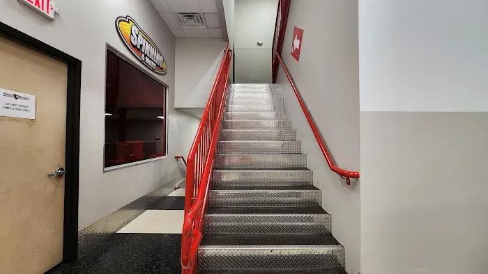 Retro Fitness Picture 6