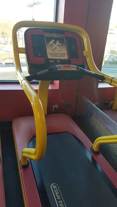 Retro Fitness Picture 5