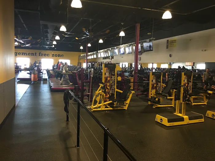 Planet Fitness Picture 7