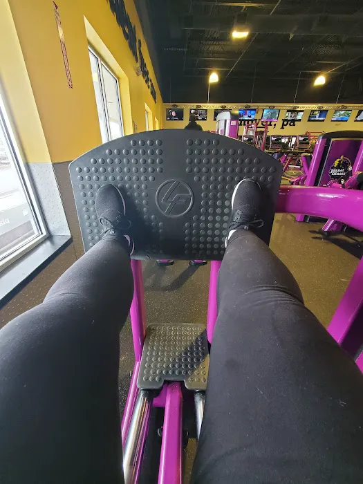 Planet Fitness Picture 9