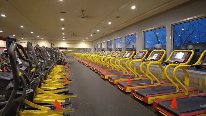 Retro Fitness Picture 1