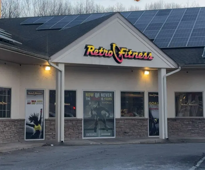 Retro Fitness Picture 7