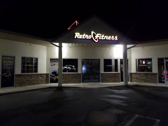 Retro Fitness Picture 8