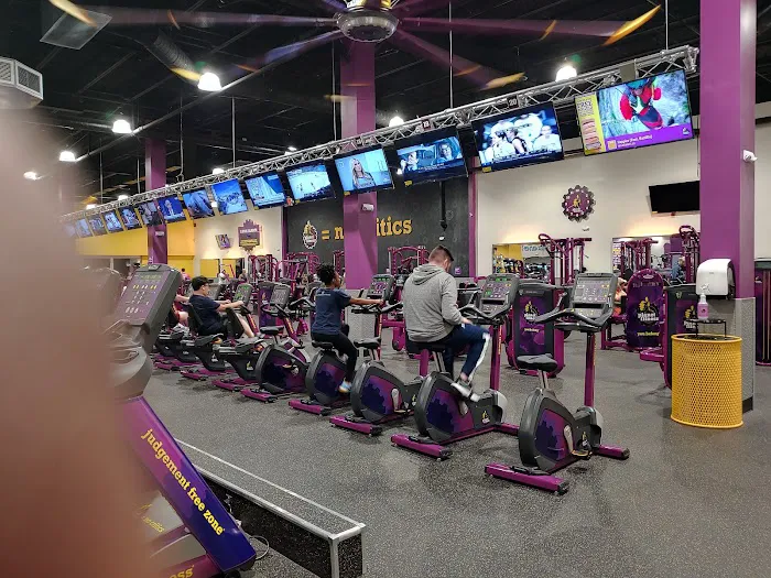 Planet Fitness Picture 8