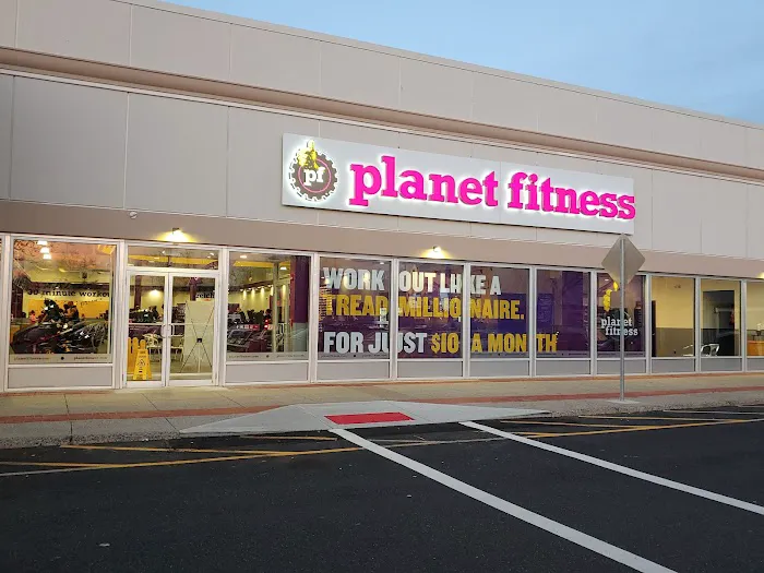 Planet Fitness Picture 9