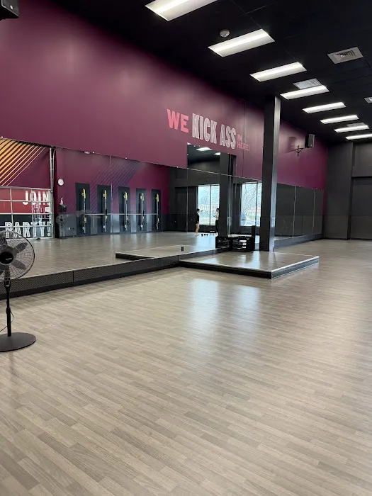Crunch Fitness - East Brunswick Picture 2
