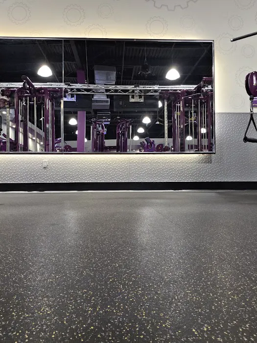 Planet Fitness Picture 10