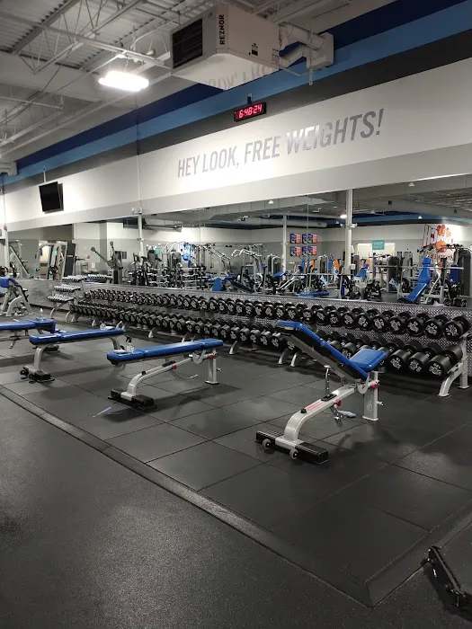 Crunch Fitness - Toms River Picture 1