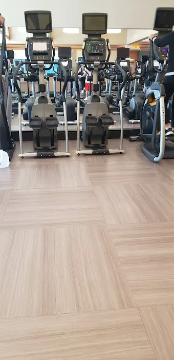 LA Fitness Picture 7