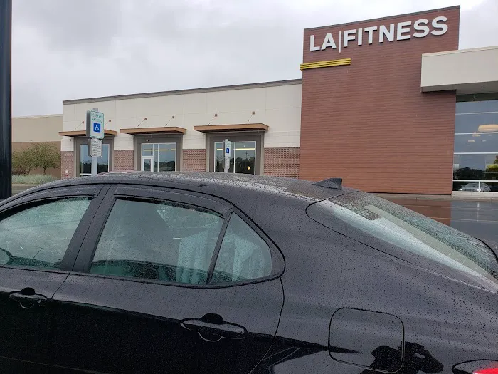 LA Fitness Picture 1