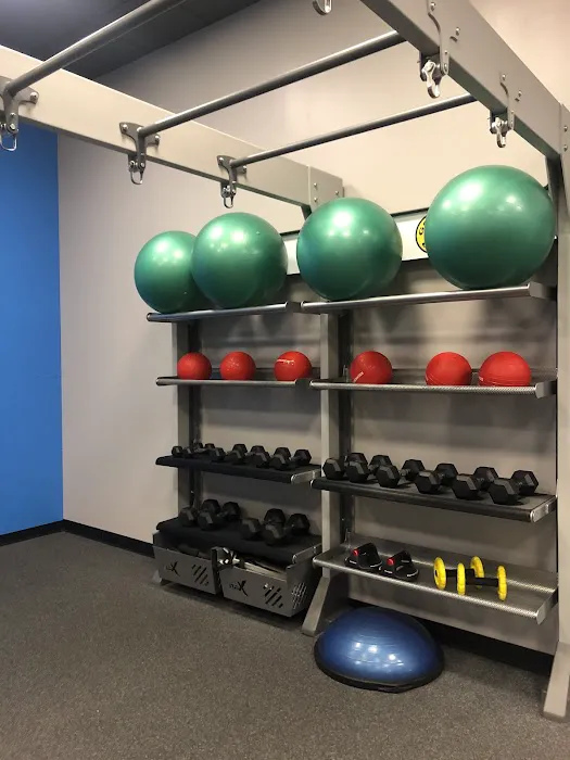 Gold's Gym Picture 7