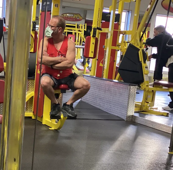 Retro Fitness Picture 1