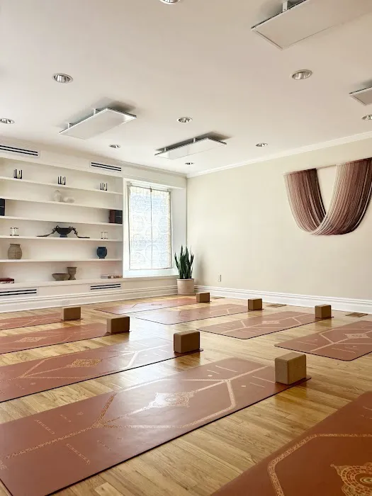 Simply Yoga Picture 3