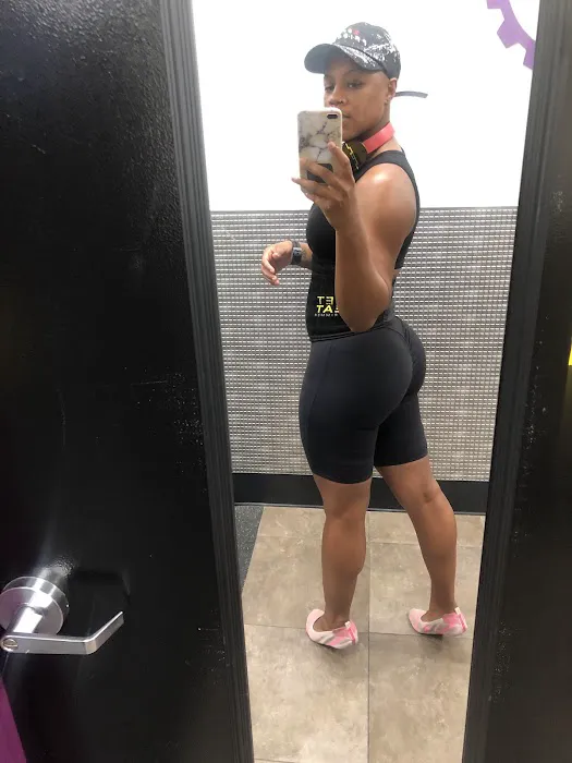Planet Fitness Picture 8