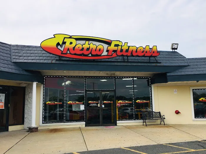 Retro Fitness Picture 3