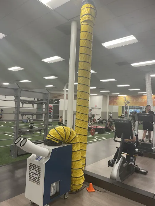 LA Fitness Picture 6