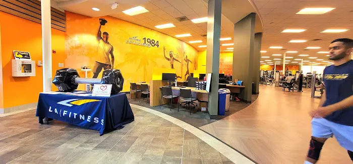 LA Fitness Picture 5