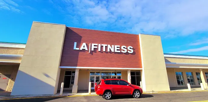 LA Fitness Picture 4