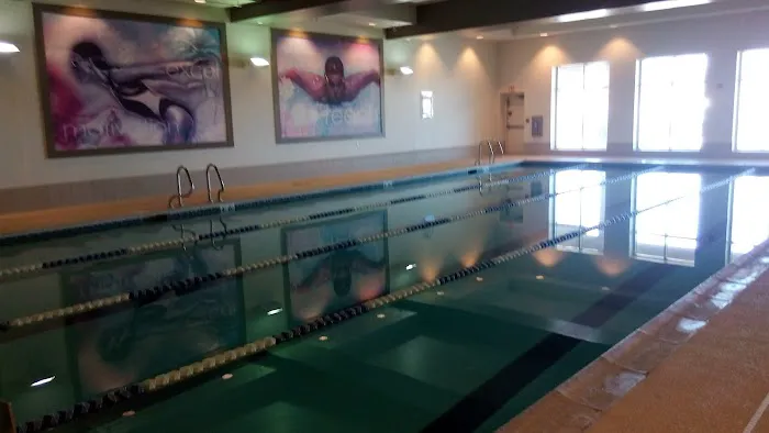 LA Fitness Picture 9