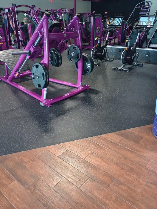 Planet Fitness Picture 10