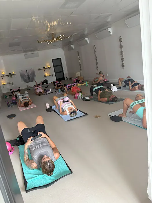Smokin' Hot Yoga Picture 7
