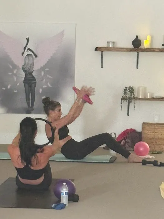 Smokin' Hot Yoga Picture 3