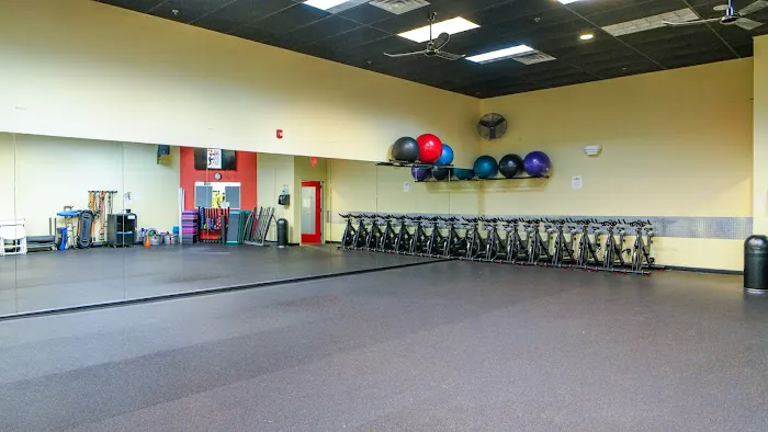 Retro Fitness Picture 2