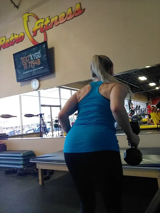 Retro Fitness Picture 8