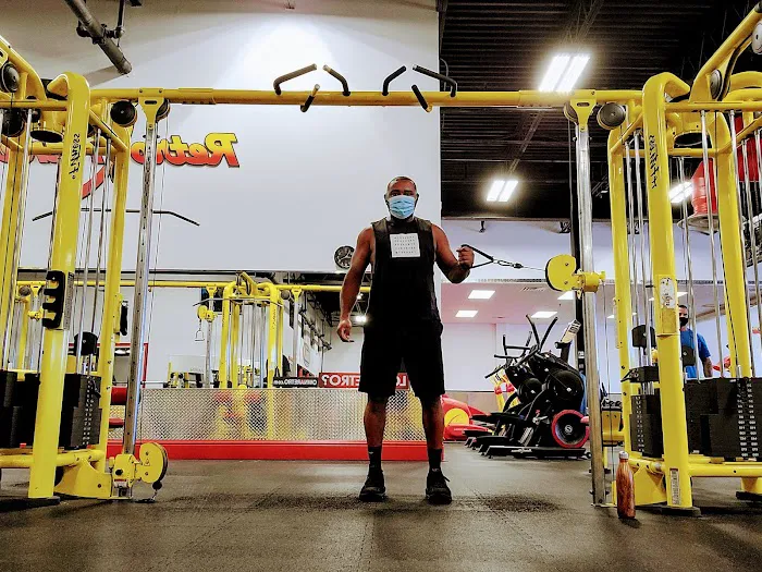 Retro Fitness Picture 6