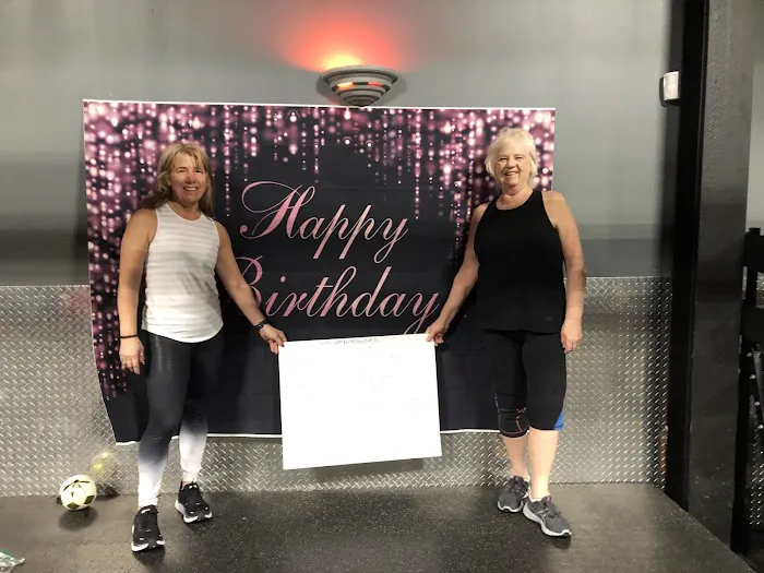 Retro Fitness Picture 4