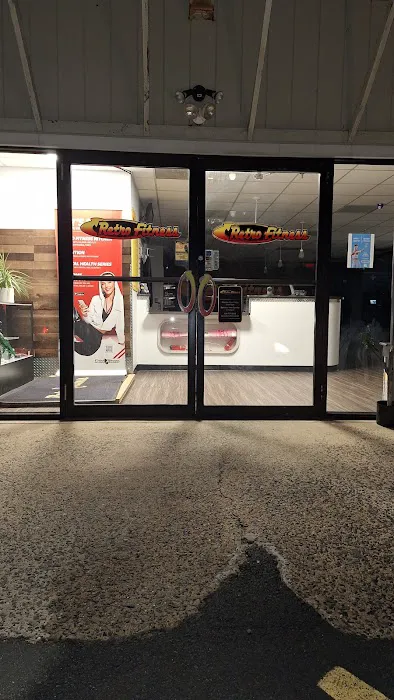 Retro Fitness Picture 1