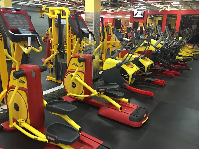 Retro Fitness Picture 9