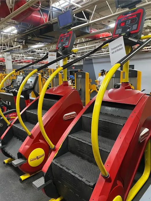 Retro Fitness Picture 7