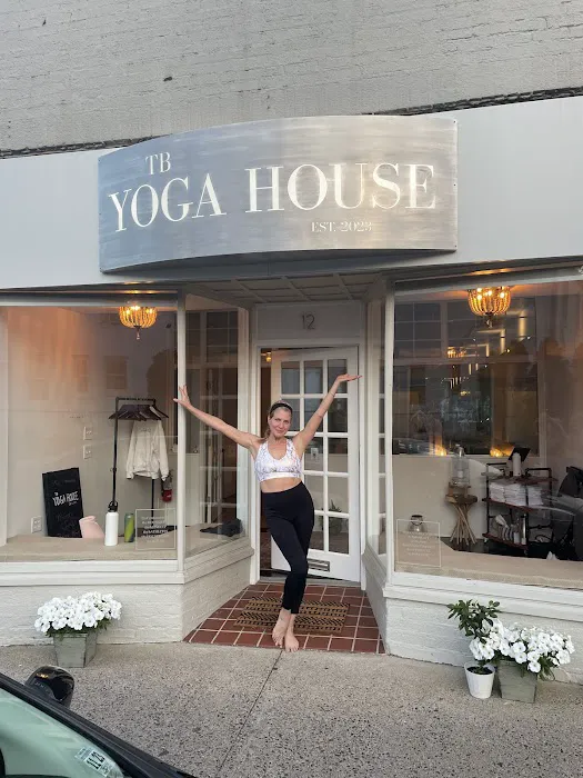 TB Yoga House Picture 8