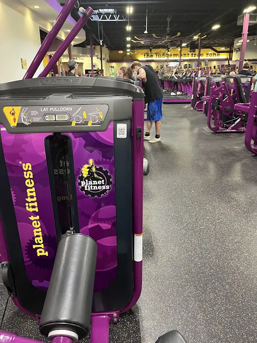 Planet Fitness Picture 10