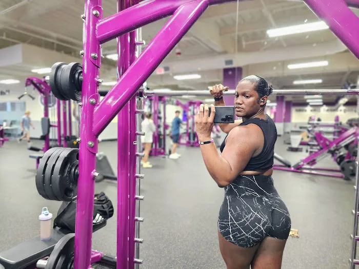 Planet Fitness Picture 6