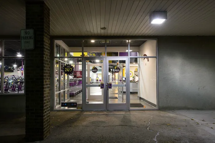 Planet Fitness Picture 7