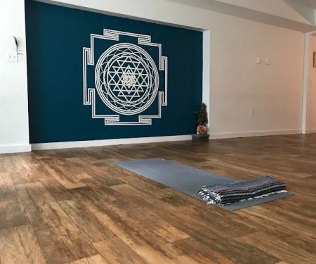 108 Lotus Yoga